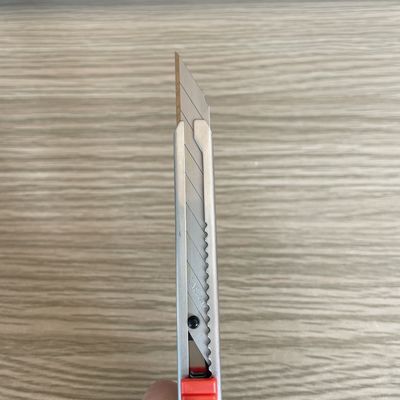 comprare 30° angolo di punta lame da taglio da 9 mm realizzate in acciaio ad alto tenore di carbonio SK2 per le esigenze di taglio di carta pulita e affilata fabbricazione online