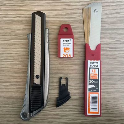 comprare Tagliatori di lame versatili da 18 mm Finitura argento per diversi compiti di taglio fabbricazione online