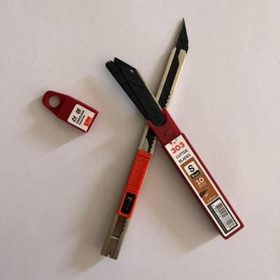 comprare Lame da taglio in acciaio ad alto tenore di carbonio da 9 mm per il taglio preciso e preciso della carta fabbricazione online