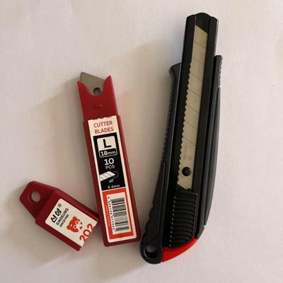 0Spessore.4 mm Lame da 18 mm si adattano alla maggior parte dei coltelli 8 segmenti