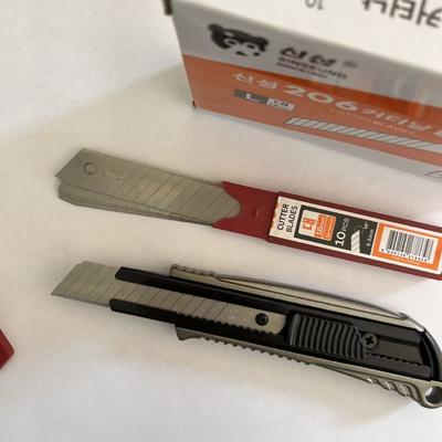 Taglio accurato con lame da 18 mm resistenti prestazioni versatili